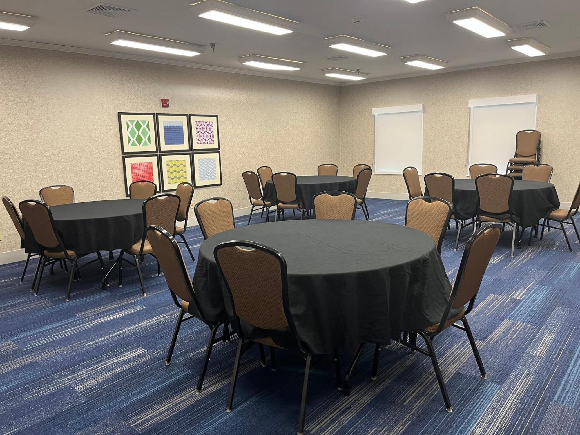 Holiday Inn Express Hotel & Suites Sioux Falls At Empire Mall By Ihg Extérieur photo