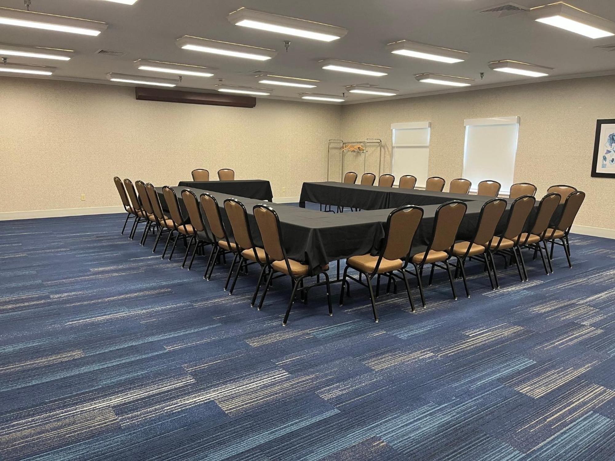 Holiday Inn Express Hotel & Suites Sioux Falls At Empire Mall By Ihg Extérieur photo